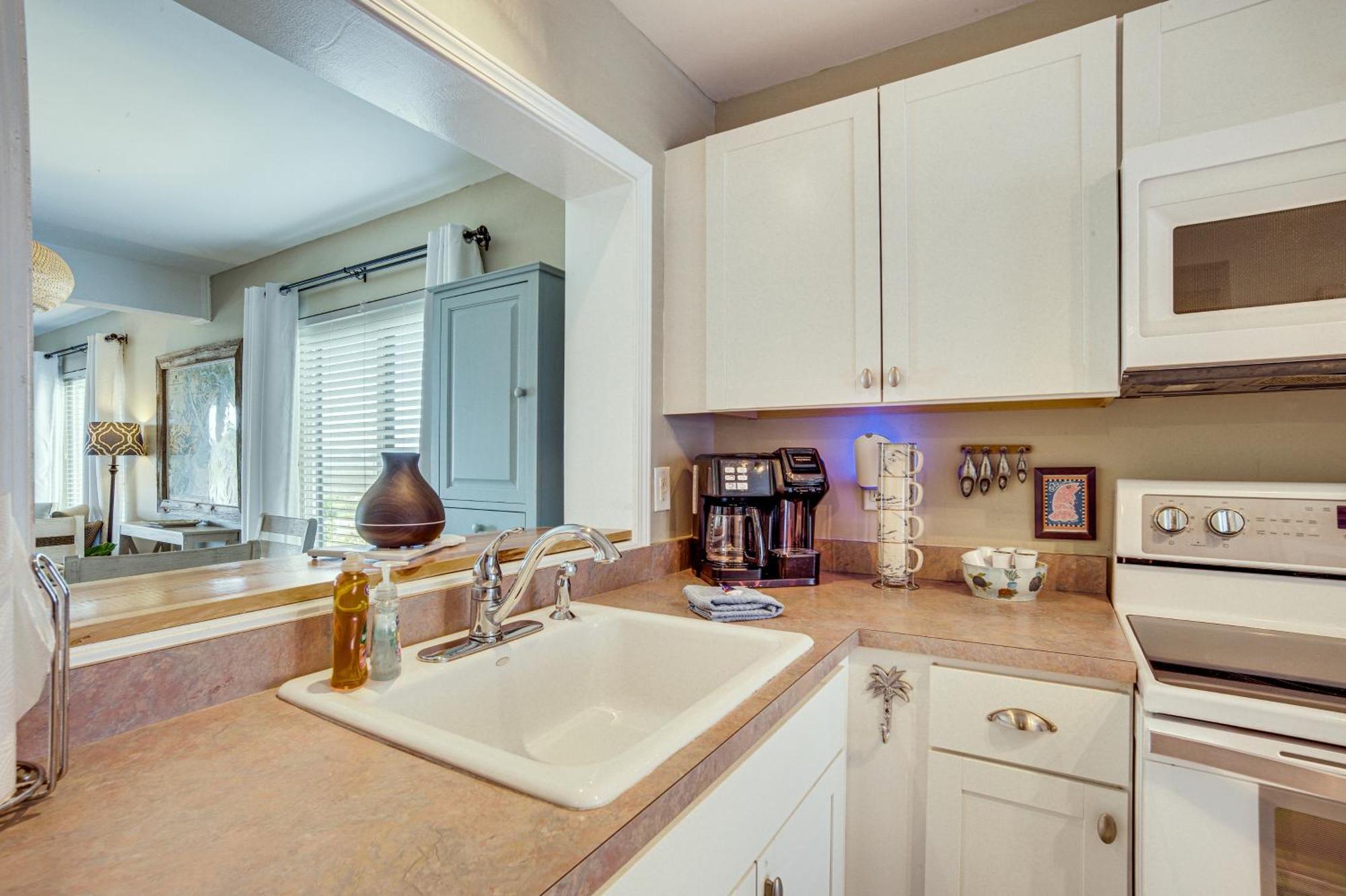 Harbor Island Condo With Deck - Steps To Beach! Oceanmarsh Subdivision エクステリア 写真